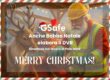 Illustrazione natalizia G-Safe formazione sul lavoro obbligatoria per la sicurezza.: Babbo Natale con casco di sicurezza e giubbotto alta visibilità verifica l’imbracatura di una renna al Polo Nord, simbolo di sicurezza sul lavoro e redazione del DVR anche a Natale.